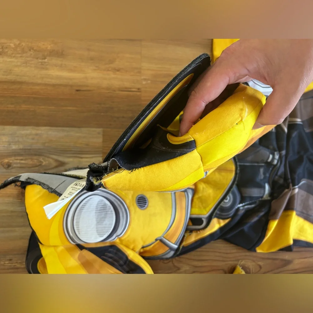 Bumble Bee Tranformers Costume 6/7 - Picture 2 of 8